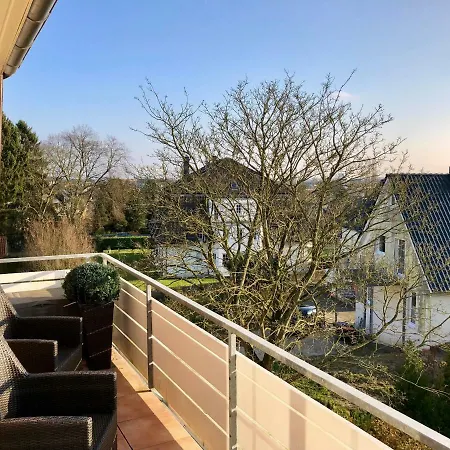 Gemuetliche Mit Balkon Und Stellplatz アパート *