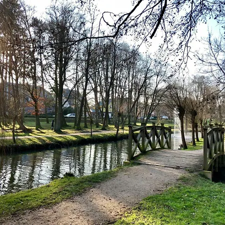 Gemuetliche Mit Balkon Und Stellplatz アパート
