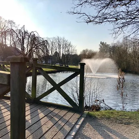 Gemuetliche Mit Balkon Und Stellplatz アパート *