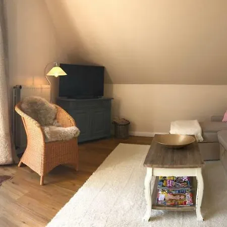 Gemuetliche Mit Balkon Und Stellplatz アパート